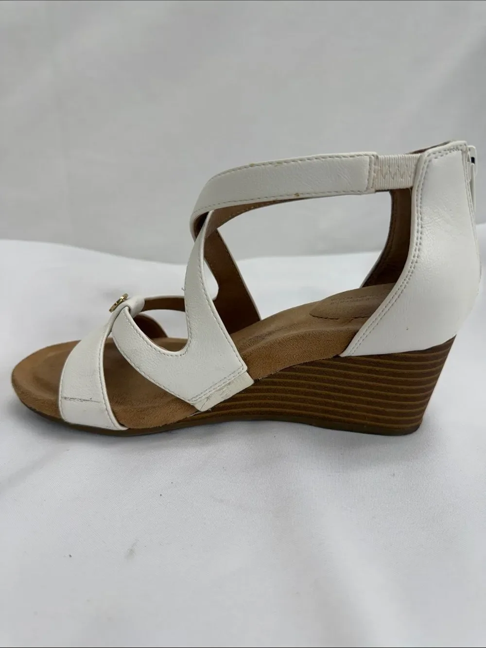 Giani Bernini White Strappy Wedge Sandals with Brown Wedge